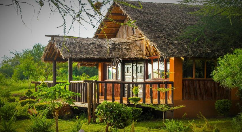 LAKE NAIVASHA LODGES AND CAMPS