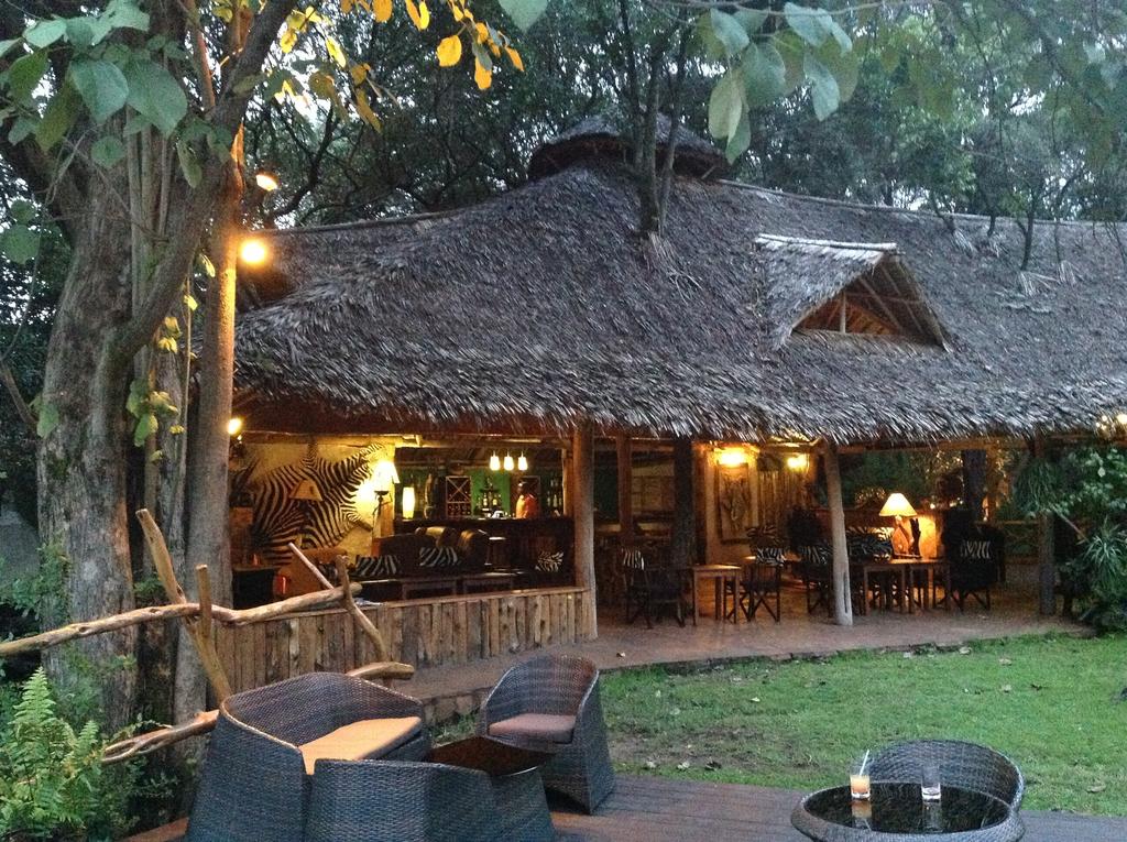 Mara river camp