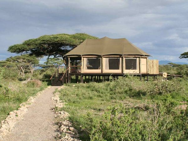 ACCOMMODATION IN NDUTU AND SOUTHERN SERENGETI