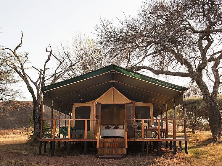 ACCOMMODATION IN NDUTU AND SOUTHERN SERENGETI